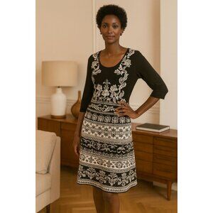 Black & White Floral Print‎ 3/4 Sleeve Knit Dress With A-Line Silhouette